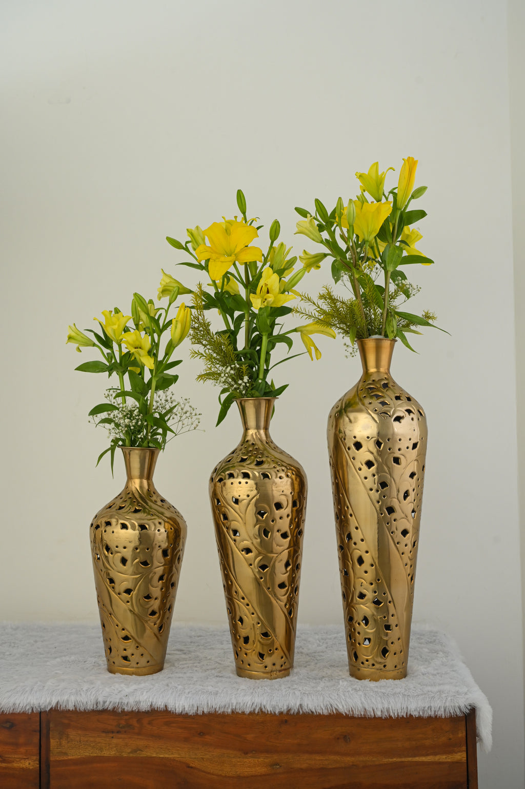 Ornate Cutwork Gold Vase Set (Set of 3)