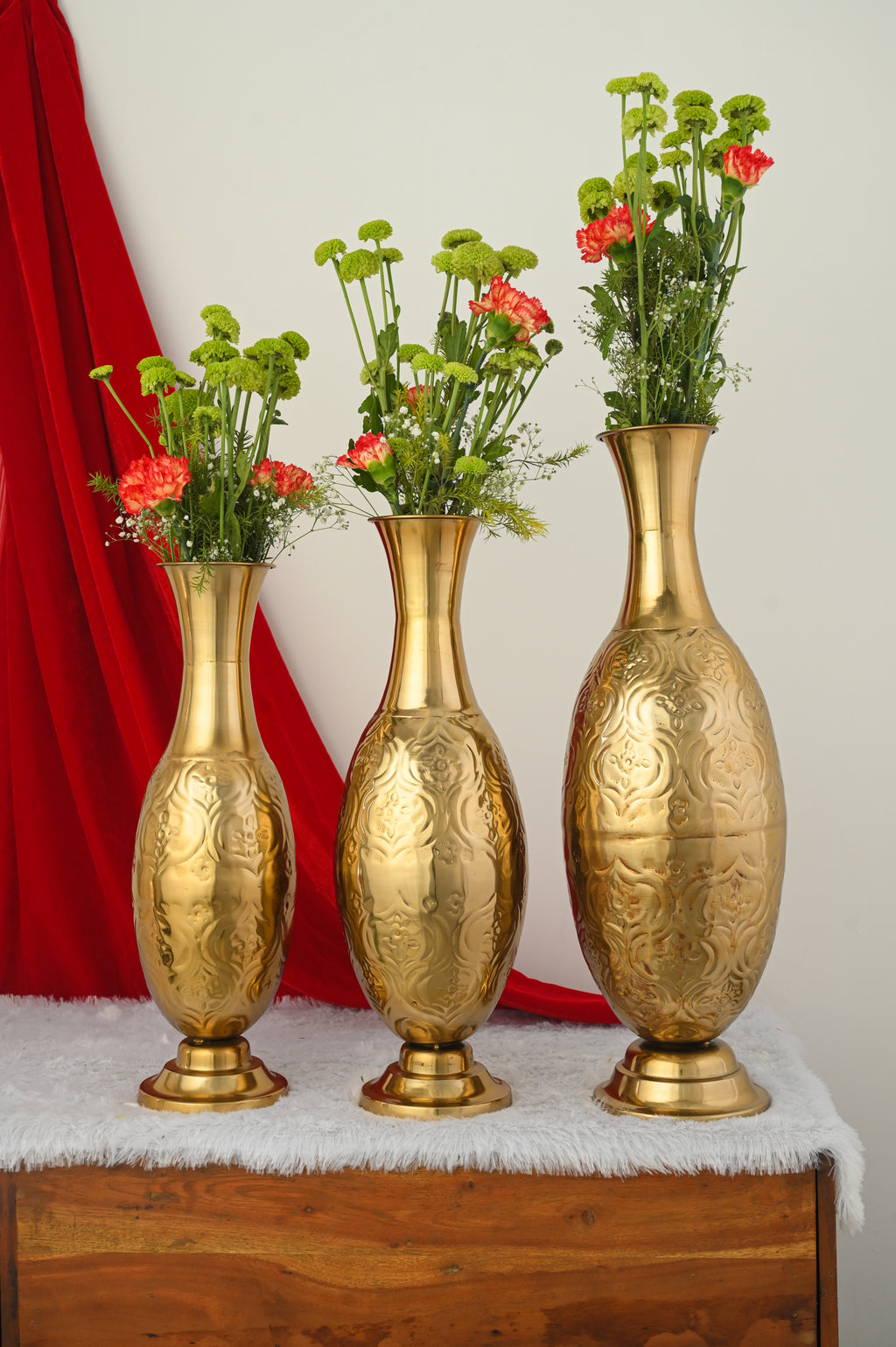 Embossed Metal Floor Vase Set (Set of 3)
