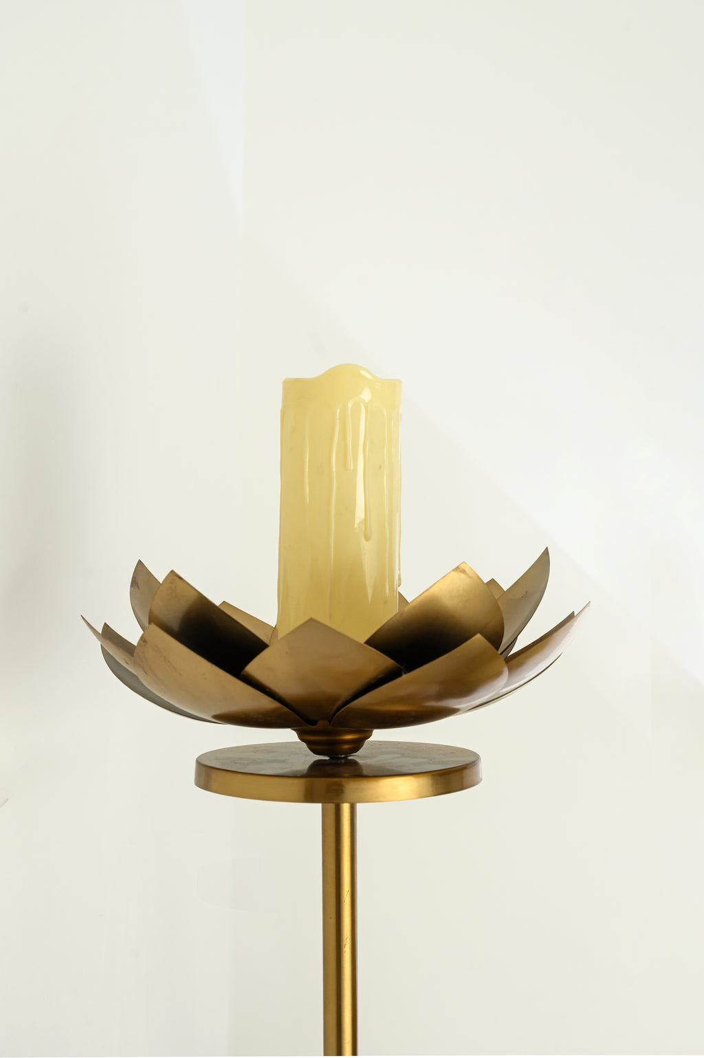 Lotus Pedestal Candle Stand (Set of 3)